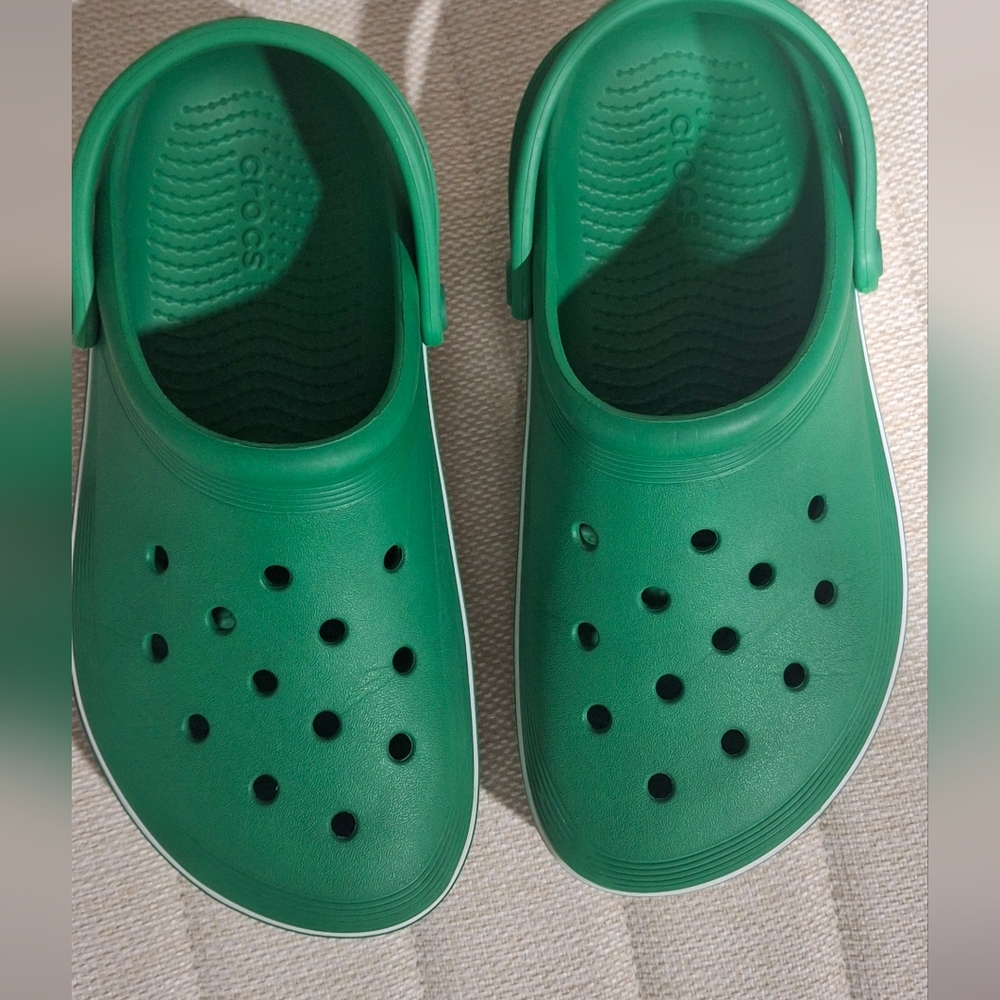 Kid Green And White Crocs - Picture 3 of 6